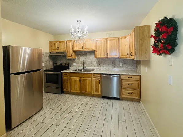 304 Pine Rock Avenue APT C15, Hamden, CT 06514