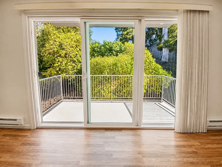Chateau D'Oro Apartments — Photo 13