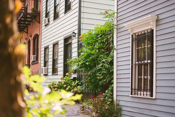 Rented by Compass | media 13