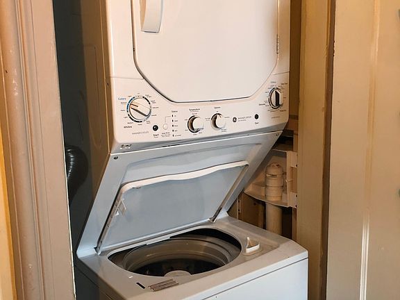 3rd image of 39 Plymouth Ave #1
