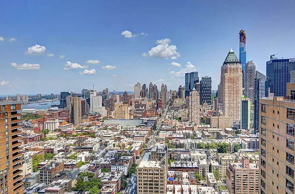 Rented by Halstead Real Estate | media 35