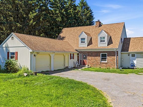 2nd image of 1513 Lake Rd