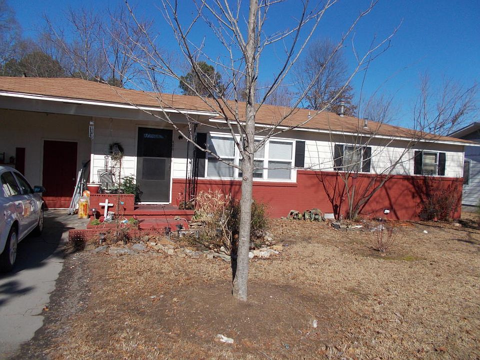1st image of 409 E 14th St