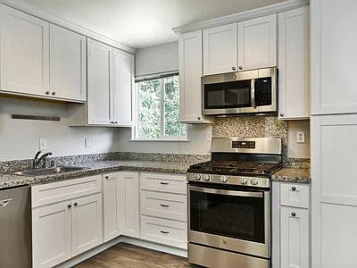 214 Sherland Ave — Photo 10