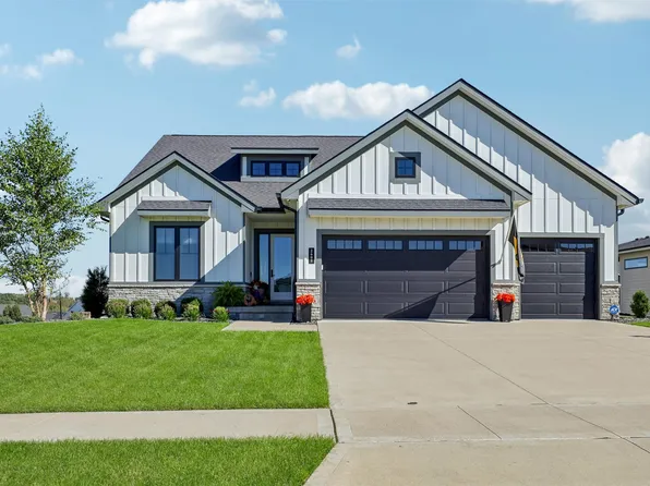 2605 Sunflower Dr, Waukee, IA 50263