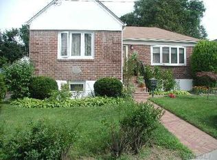 2969 Oceanside Rd, Oceanside, NY 11572