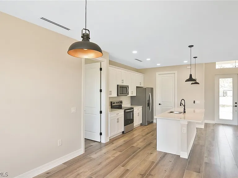 1906 NW 28th Ave — Photo 17