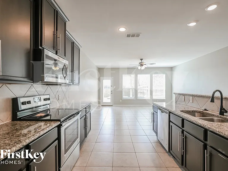 710 Shady Meadow Ln — Photo 7
