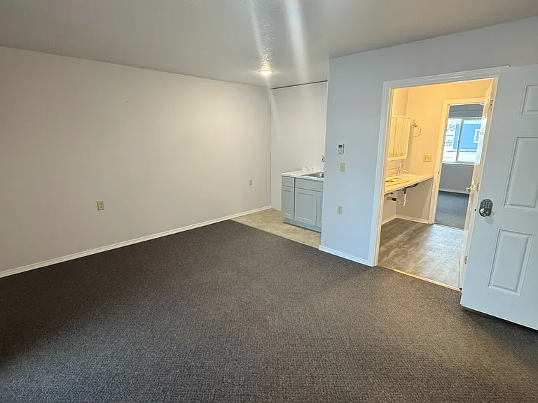 9529 E Mission Ave — Photo 13