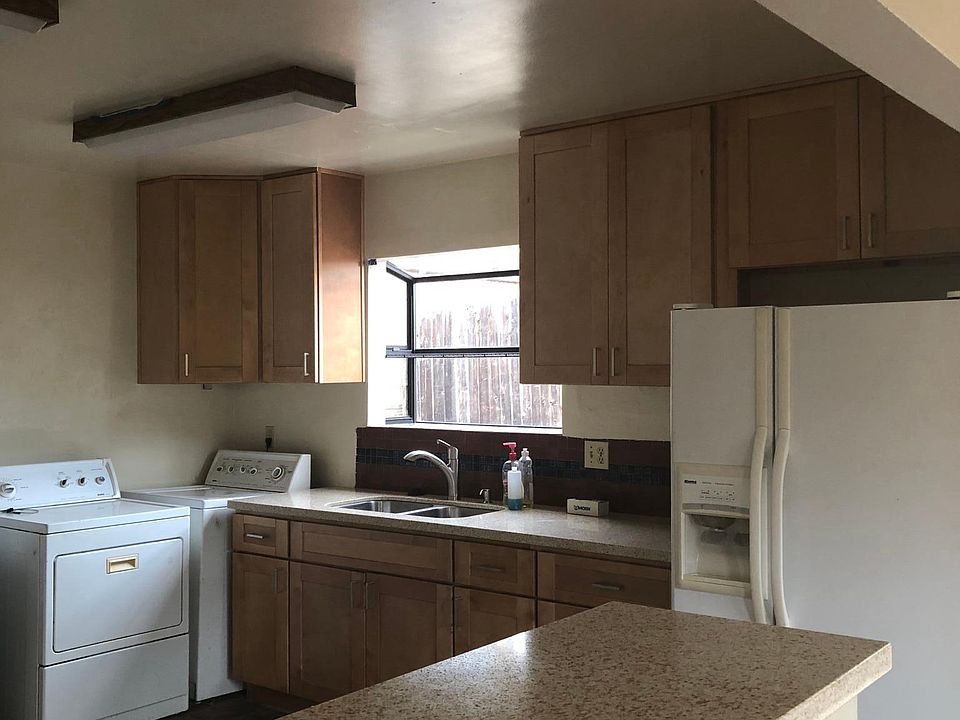 2nd image of 2060-62 Glasgow Ave