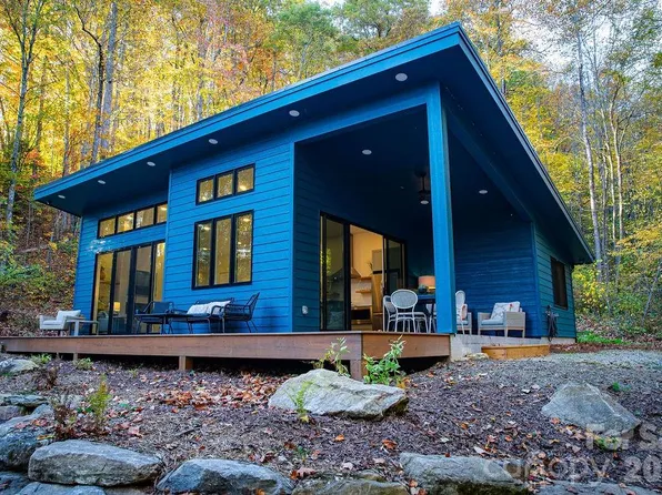 808 Mountain Cove Rd, Hendersonville, NC 28792