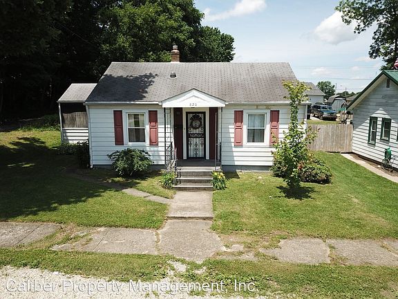 3rd image of 820 Woodland Dr