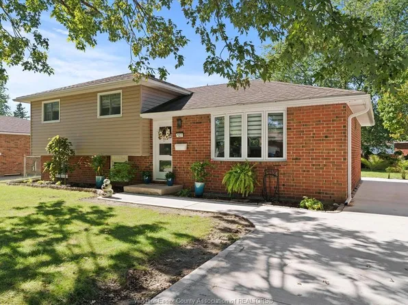 127 Boardwalk Ave, Amherstburg, ON N9V 3C7