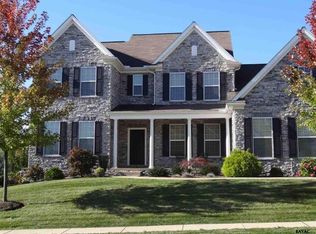 2734 Meadow Cross Way, York, PA 17402