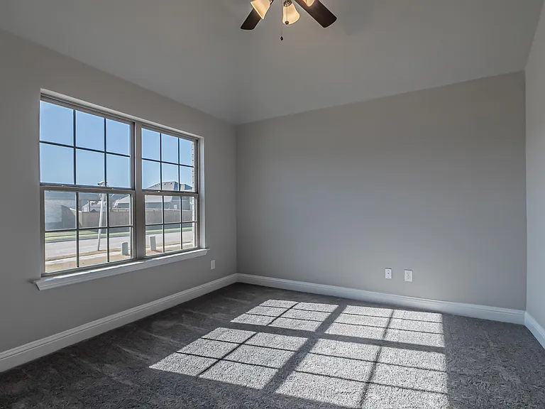422 Oleander Dr — Photo 11