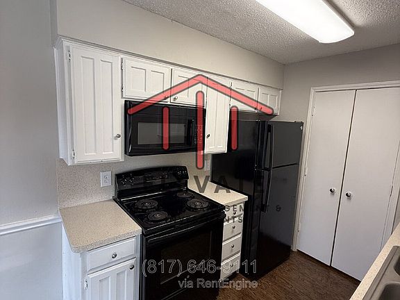 5th image of 5908 Holiday Ln