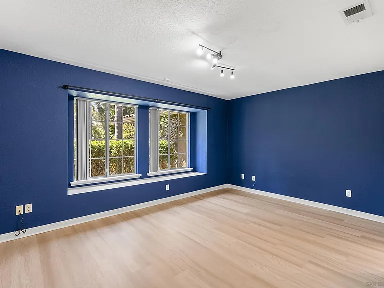 6518 Monte Fuego — Photo 35