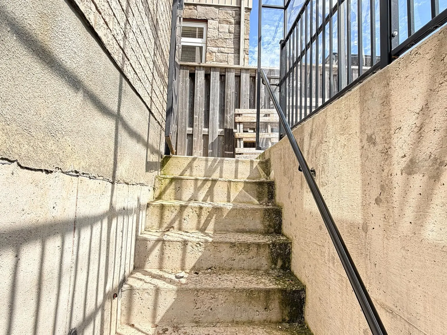 3 bed, $2,300 — Photo 4