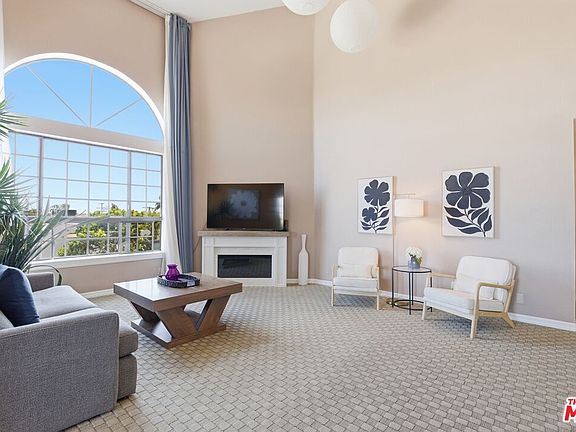 3rd image of 1457 Reeves St APT 301
