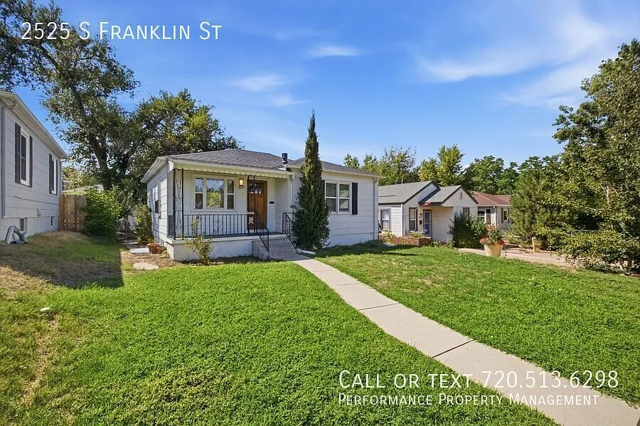 Charming Denver Home Near DU & Harvard Gulch | Lawn Care Included — Photo 2