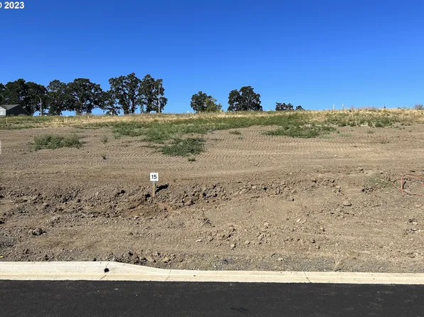 2951 NW Pinehurst Dr #15, McMinnville, OR 97128