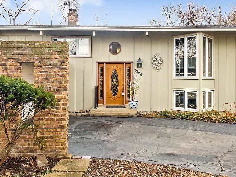 3 bed, 2656 sqft, $3,500 — Photo 2