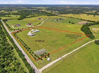 5330 Indian Trail Ln, Brenham, TX 77833