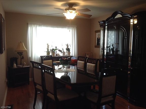 5th image of 17 Sweet Water Ln