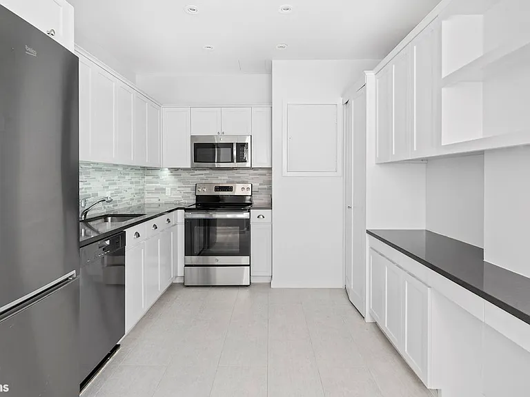 12 Gramercy Park #4-R — Photo 9