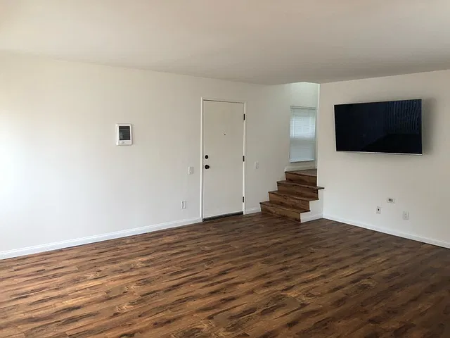 2 bed, 1.5 bath, 996 sqft, $2,550 — Photo 3