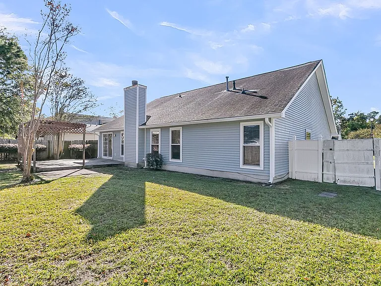 111 Hopper Dr — Photo 35