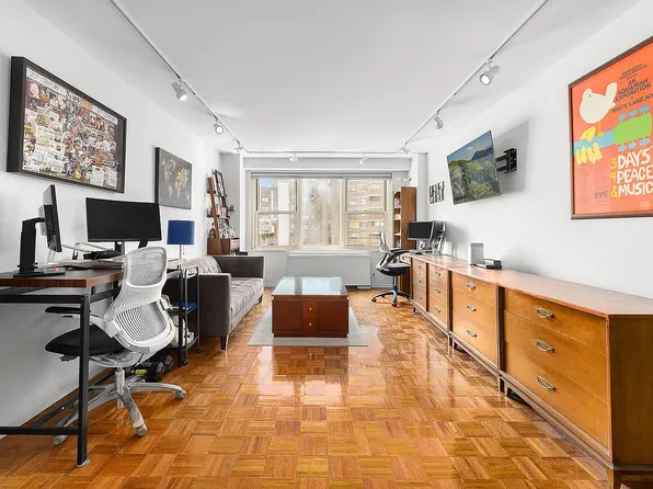 305 E 24th St APT 10K, Manhattan, NY 10010