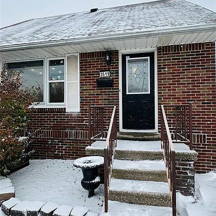 2nd image of 3519 Tecumseh Rd W