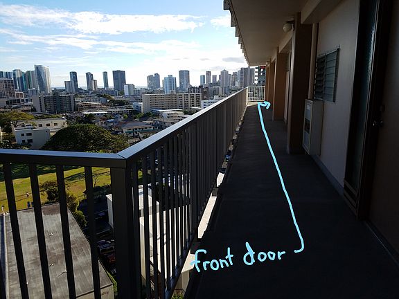 it is the corner unit at end of walk way.