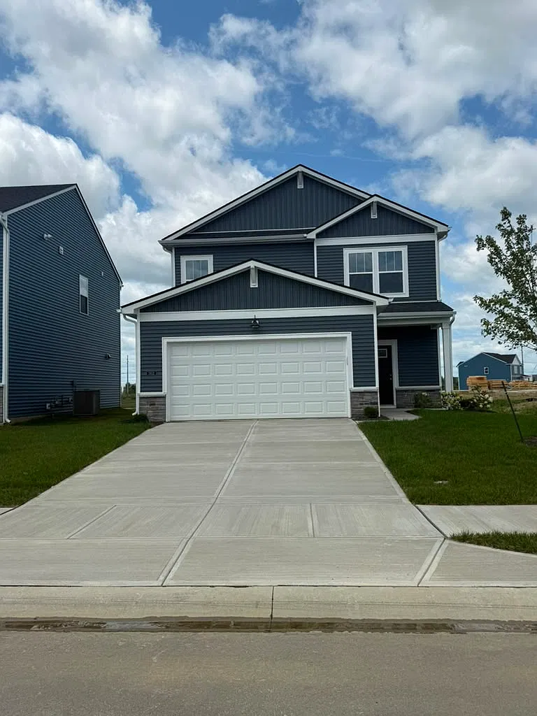 4 bed, 2016 sqft, $2,650 — Photo 2