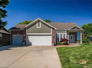 408 Briar Ln, Kearney, MO 64060