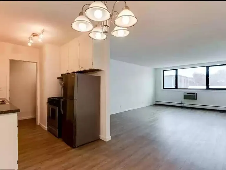 2500 Blaisdell Ave #208 — Photo 7