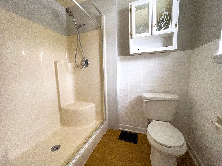 Preleasing For August! Close To Campus — Photo 19