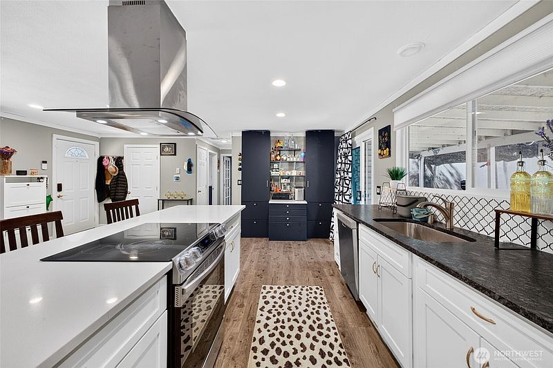 5th image of 413 SW 305th Street