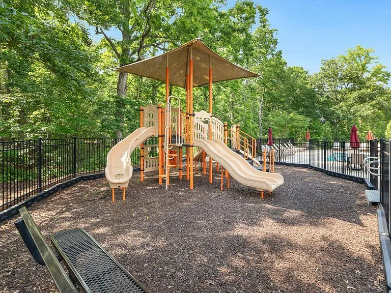 144 Mystwood Hollow Cir — Photo 35