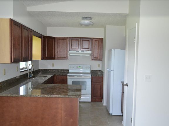 3rd image of 163 Annapolis Ln