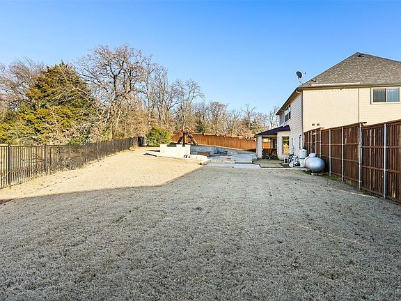 4th image of 1800 Monaco Dr