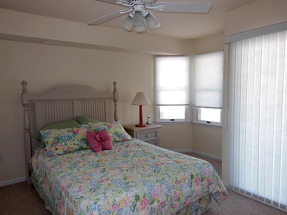 3rd image of 138 58th St #W