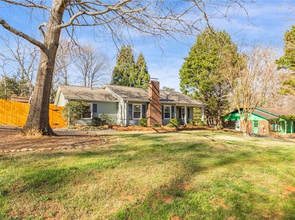 2584 Mount Salem Rd, Pfafftown, NC 27040