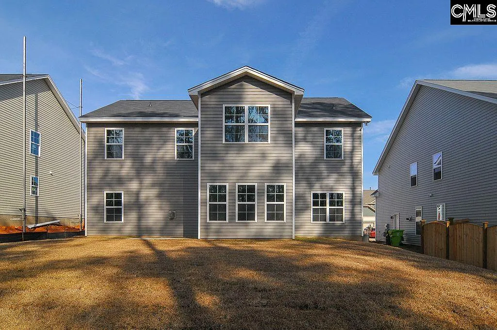 5 bed, 2763 sqft, $2,795 — Photo 2