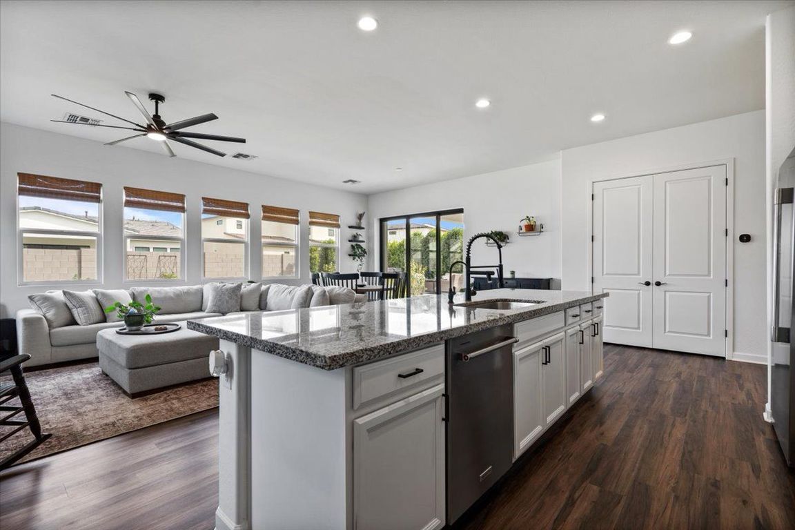 35241 N Covelite Way, Queen Creek, AZ 85142 | MLS #6818259 35241 N Covelite Way, Queen Creek, AZ 85142 | MLS #6818259