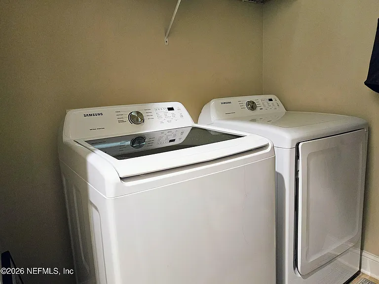 169 W Village Dr — Photo 29
