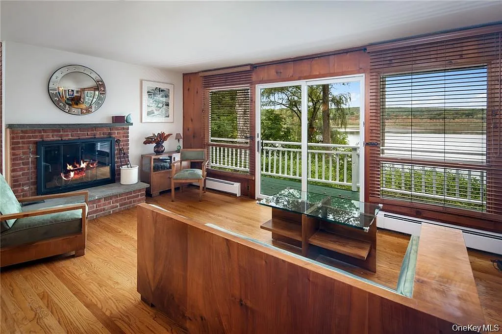 4 bed, 3.0 bath, 1558 sqft, $6,950 — Photo 4