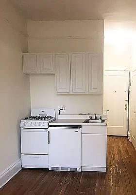 3rd image of 24 Jane St APT 4C