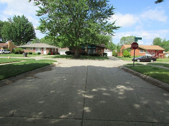 5th image of 21413 Hillside Dr